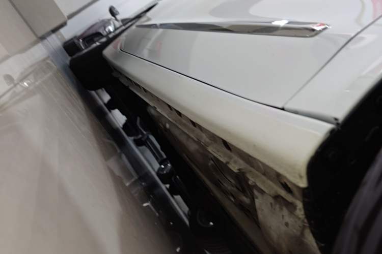 Used Buick LaCrosse 2016 28T Premium Edition Right Side Sill