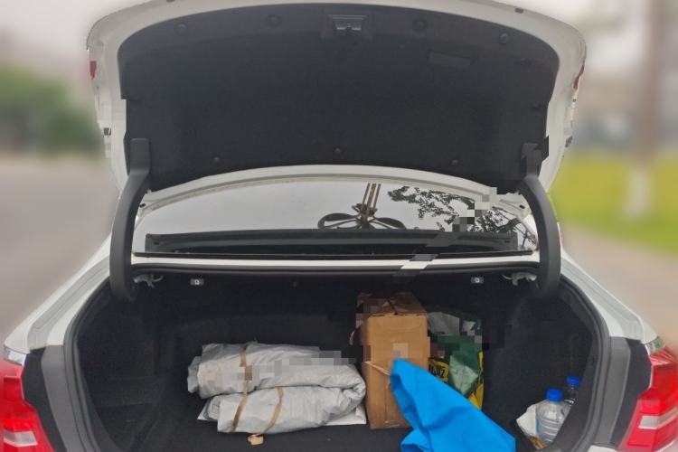 Used Buick LaCrosse 2016 30H Luxury Version Trunk