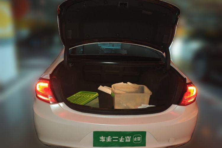Used Buick LaCrosse 2016 28T Luxury Version Trunk