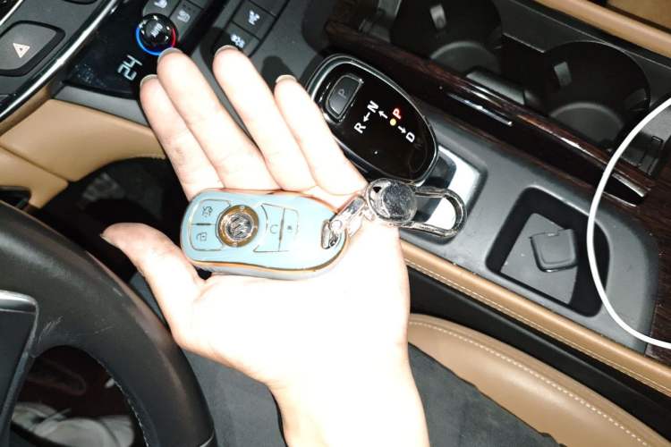 Used Buick LaCrosse 2016 28T Premium Edition Vehicle Key