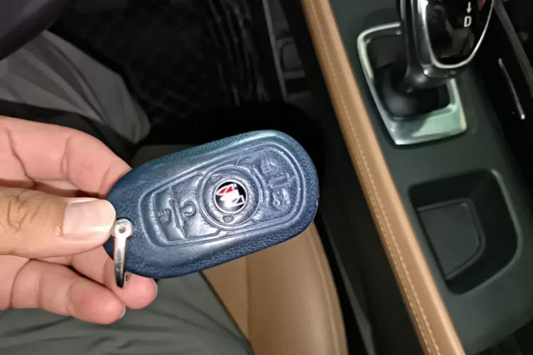 Used Buick LaCrosse 2016 28T Premium Edition Vehicle Key