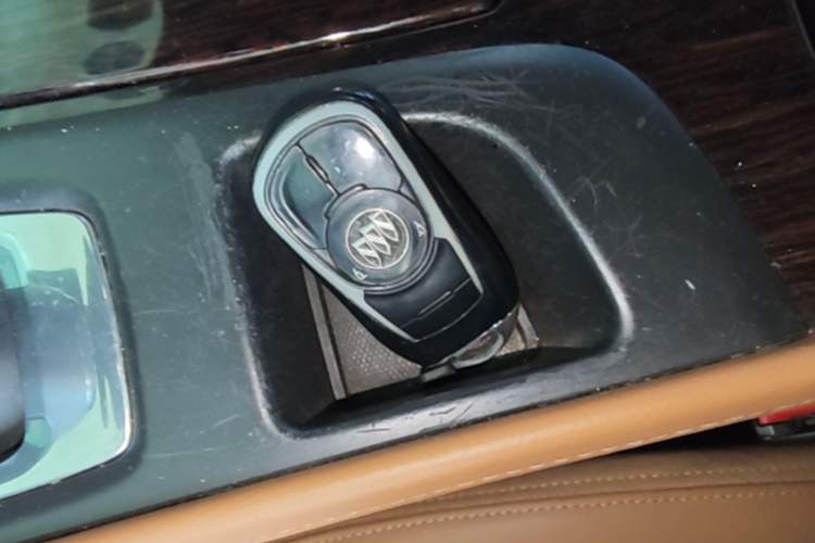 Used Buick LaCrosse 2016 20T Elite Edition Vehicle Key