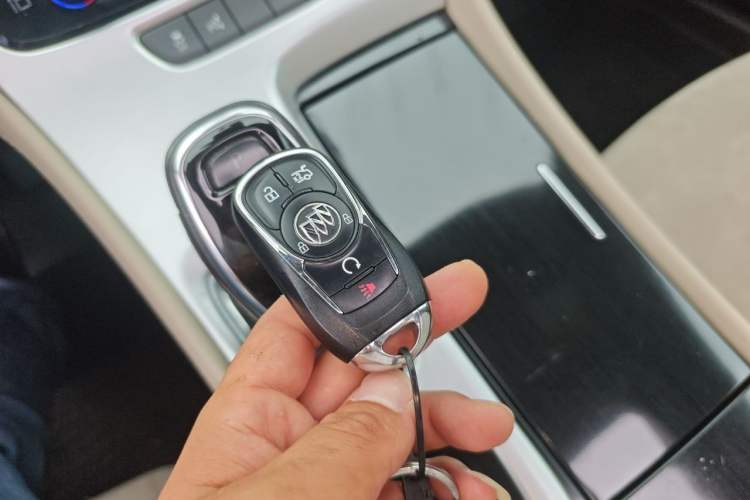 Used Buick LaCrosse 2016 30H Luxury Version Vehicle Key