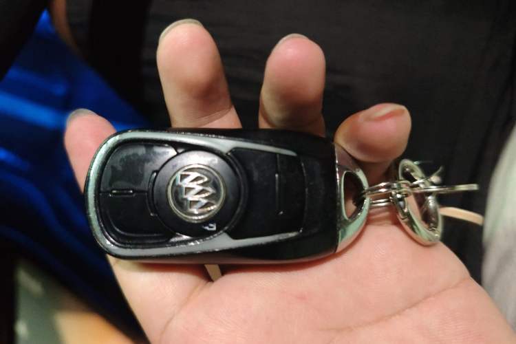Used Buick LaCrosse 2016 28T Luxury Version Vehicle Key