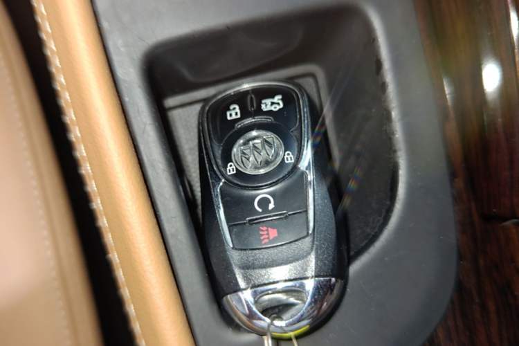 Used Buick LaCrosse 2016 28T Premium Edition Vehicle Key
