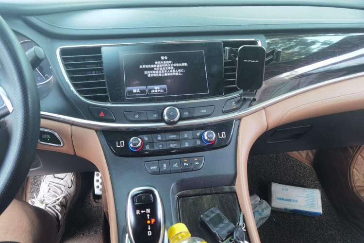 Used Buick LaCrosse 2016 28T Flagship Model Audio And AC Panel