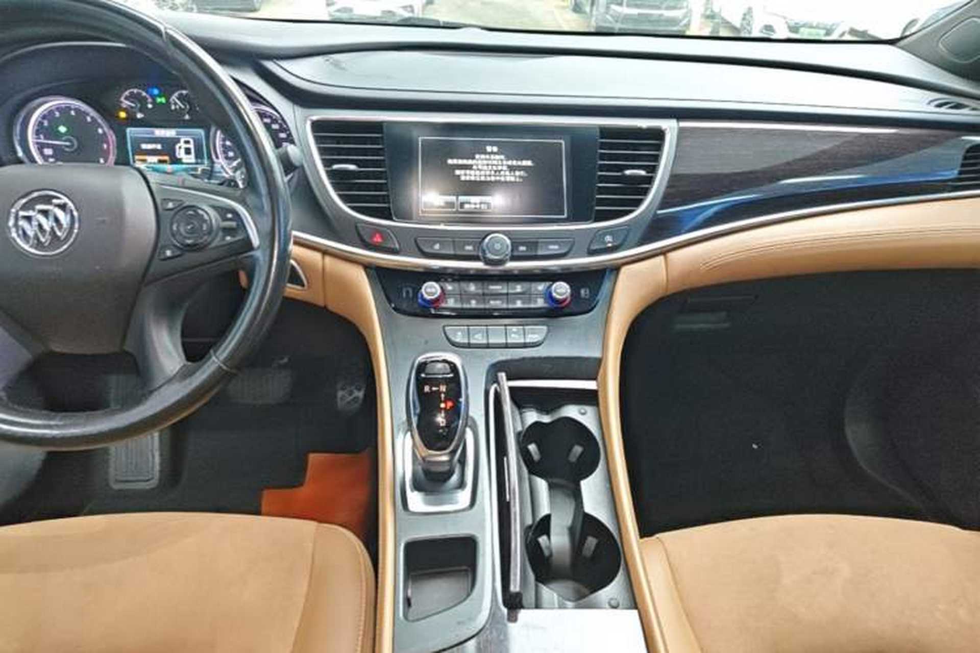 Used Buick LaCrosse 2016 28T Premium Edition Audio And AC Panel