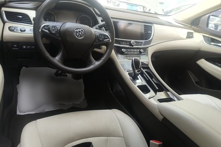 Used Buick LaCrosse 2016 30H Luxury Version Center Console