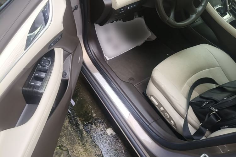 Used Buick LaCrosse 2016 30H Luxury Version Driver Seat