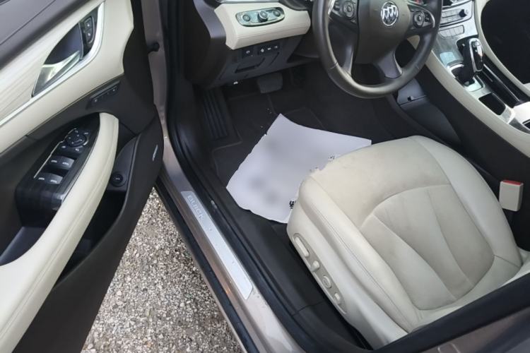 Used Buick LaCrosse 2016 30H Luxury Version Driver Seat