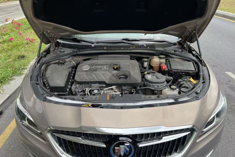 Used Buick LaCrosse 2016 30H Luxury Version Engine Bay