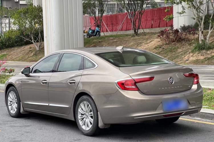 Used Buick LaCrosse 2016 30H Luxury Version Exterior 4