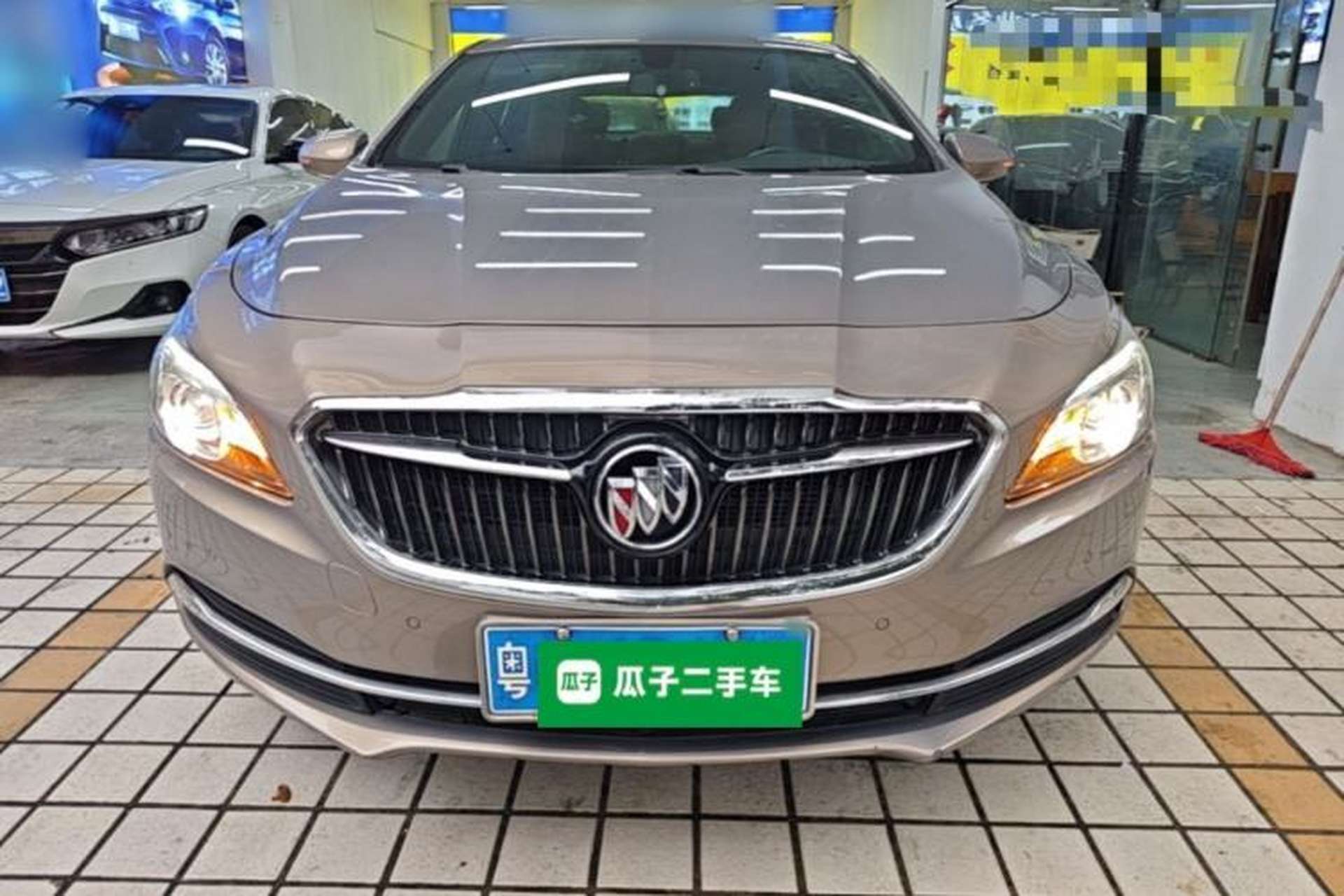 Used Buick LaCrosse 2016 28T Premium Edition Front