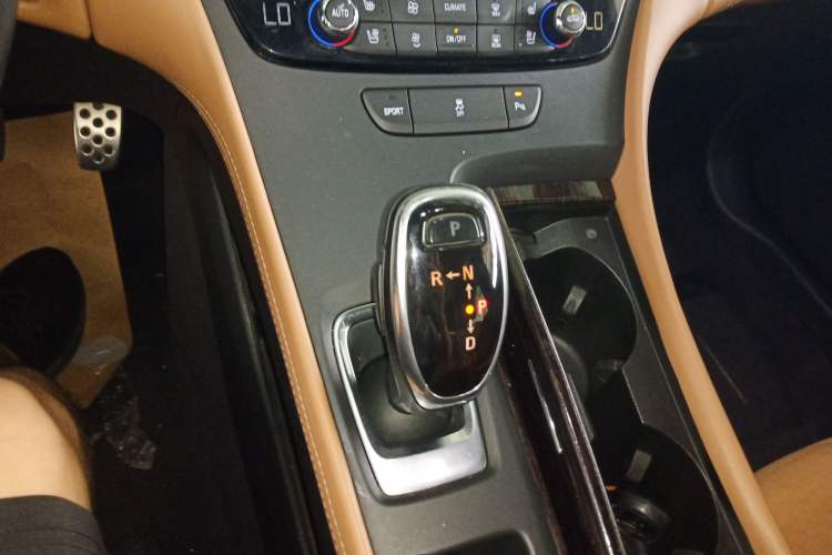 Used Buick LaCrosse 2016 20T Elite Edition Gear Lever