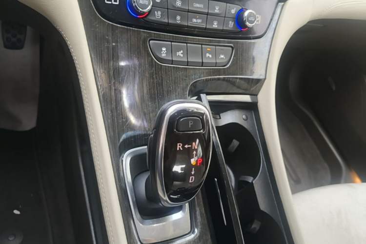Used Buick LaCrosse 2016 30H Luxury Version Gear Lever