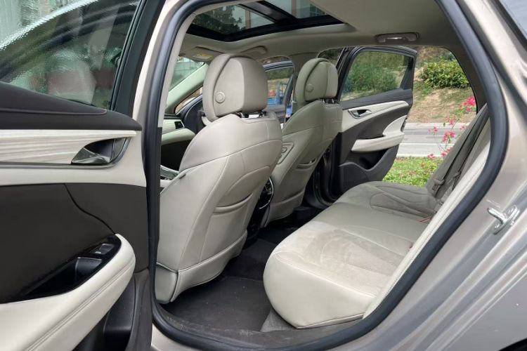Used Buick LaCrosse 2016 30H Luxury Version Interior 3