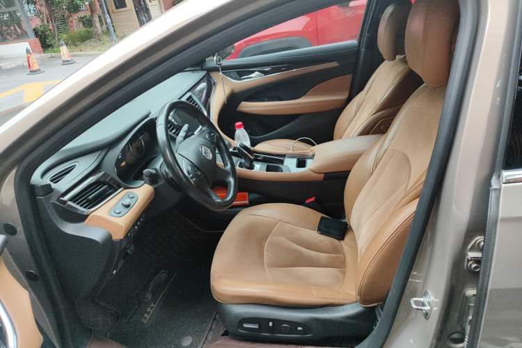 Used Buick LaCrosse 2016 28T Luxury Version Left Front Seat