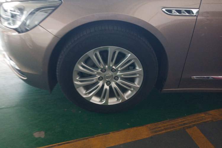 Used Buick LaCrosse 2016 20T Elite Edition Left Front Wheel Hub