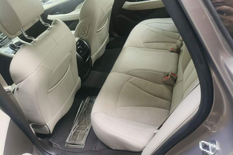 Used Buick LaCrosse 2016 30H Luxury Version Left Rear Seat