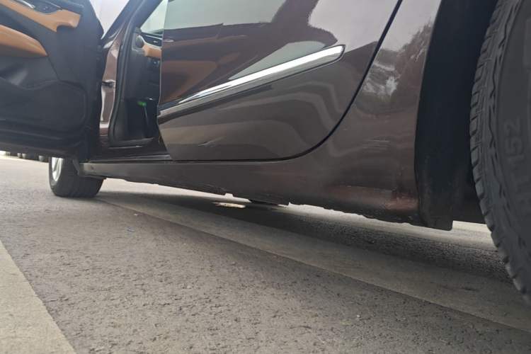 Used Buick LaCrosse 2016 20T Elite Edition Left Side Sill