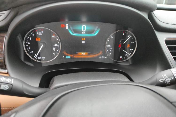 Used Buick LaCrosse 2016 28T Luxury Version Odometer Close Up