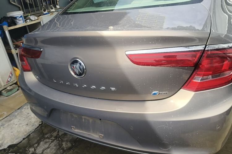 Used Buick LaCrosse 2016 30H Luxury Version Rear