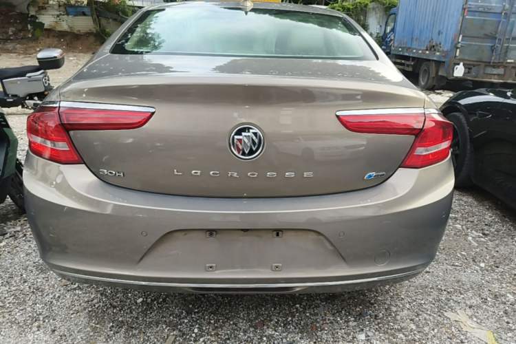 Used Buick LaCrosse 2016 30H Luxury Version Rear