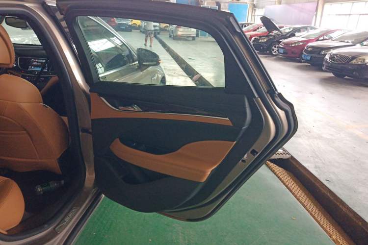 Used Buick LaCrosse 2016 20T Elite Edition Right Rear Door Interior