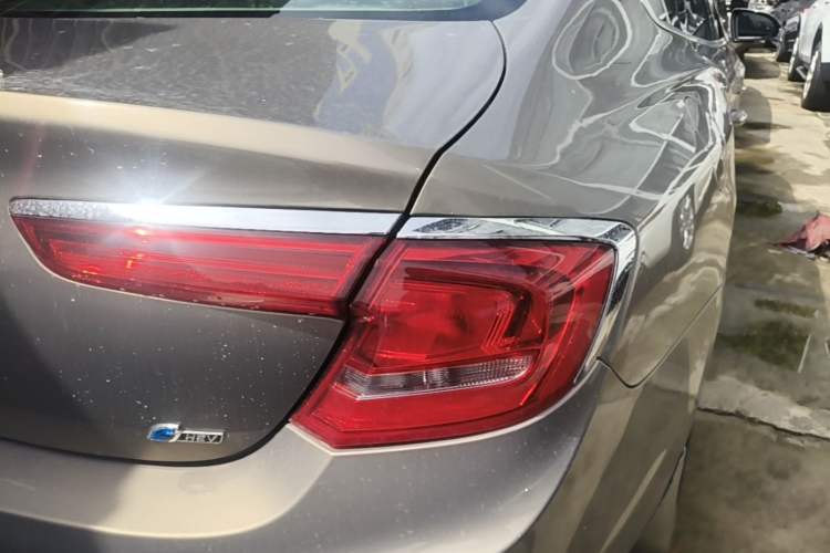 Used Buick LaCrosse 2016 30H Luxury Version Right Rear Taillight