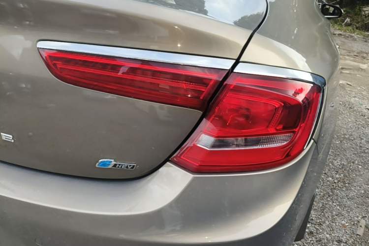 Used Buick LaCrosse 2016 30H Luxury Version Right Rear Taillight