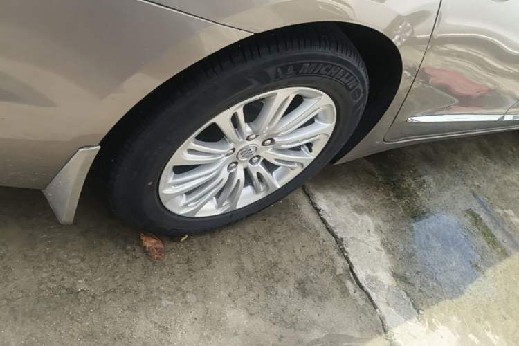 Used Buick LaCrosse 2016 30H Luxury Version Right Rear Wheel Hub