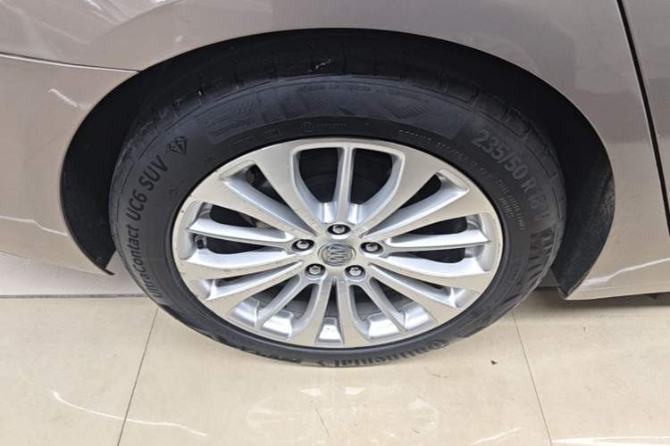 Used Buick LaCrosse 2016 28T Elite Model Right Rear Wheel Hub