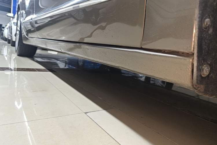 Used Buick LaCrosse 2016 28T Elite Model Right Side Sill