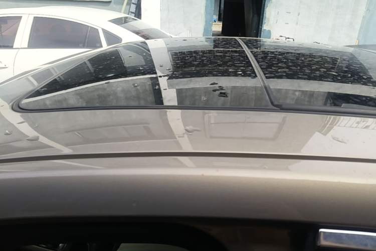 Used Buick LaCrosse 2016 30H Luxury Version Roof