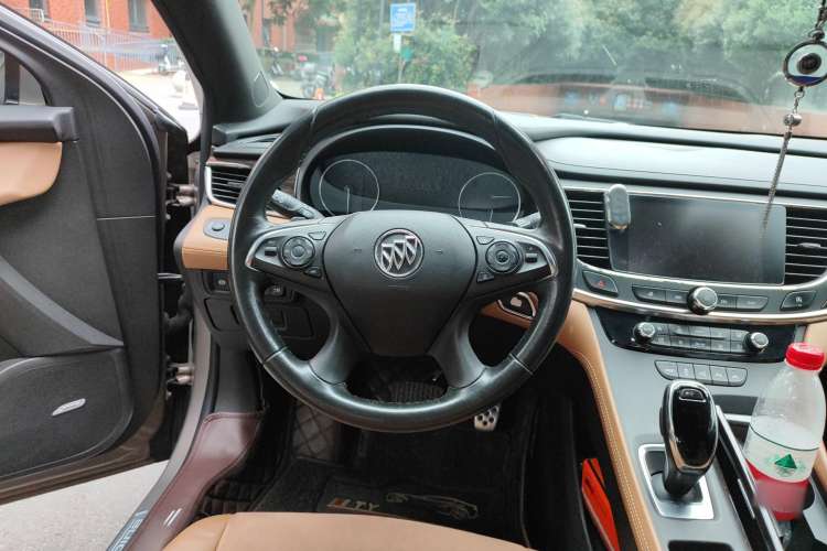 Used Buick LaCrosse 2016 28T Luxury Version Steering Wheel