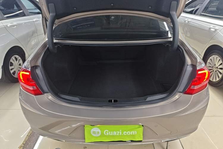 Used Buick LaCrosse 2016 28T Elite Model Trunk