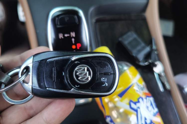 Used Buick LaCrosse 2016 28T Flagship Model Vehicle Key