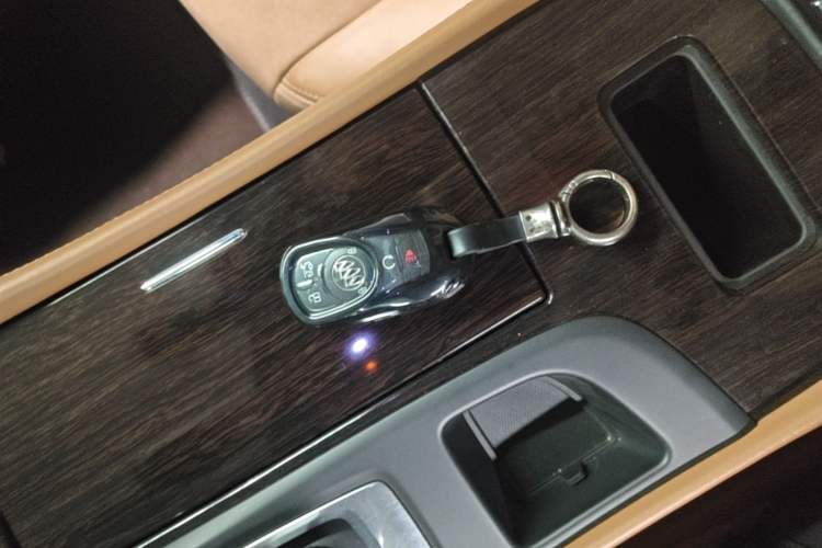 Used Buick LaCrosse 2016 28T Elite Model Vehicle Key