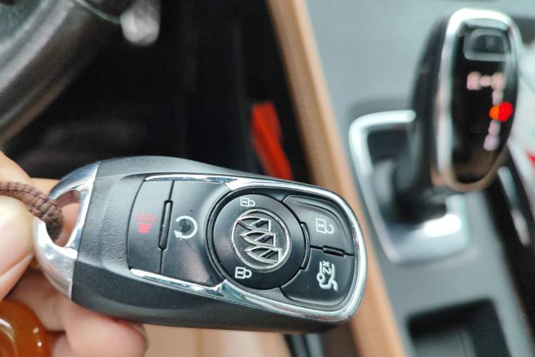 Used Buick LaCrosse 2016 28T Luxury Version Vehicle Key