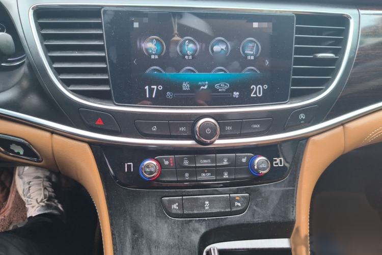 Used Buick LaCrosse 2018 28T Elite Edition Audio And AC Panel