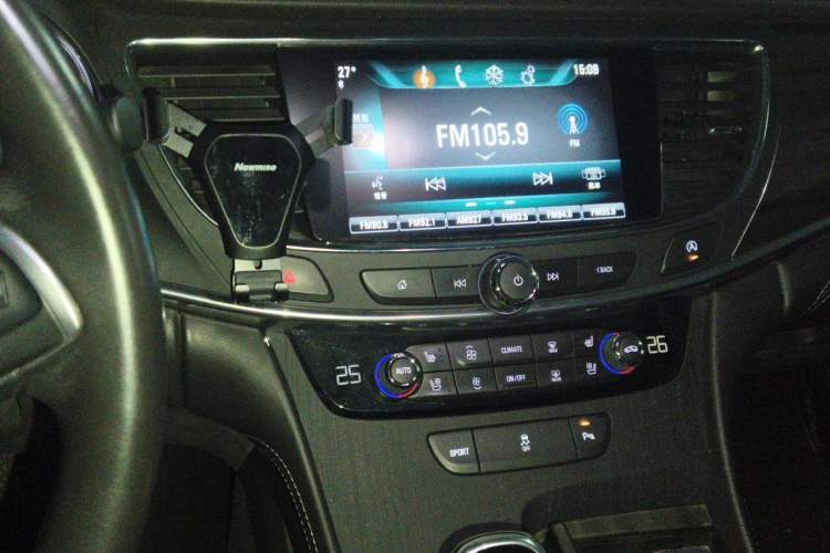 Used Buick LaCrosse 2018 20T Elite Edition Audio And AC Panel