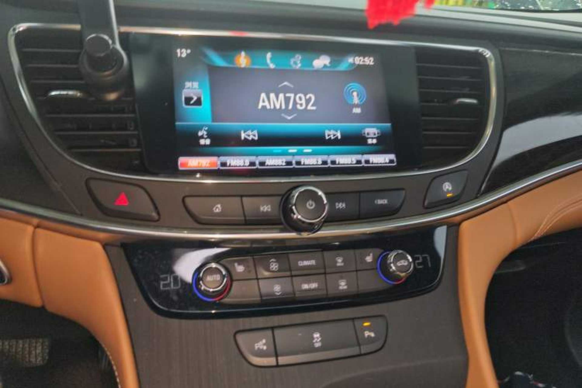 Used Buick LaCrosse 2018 28T Elite Edition Audio And AC Panel