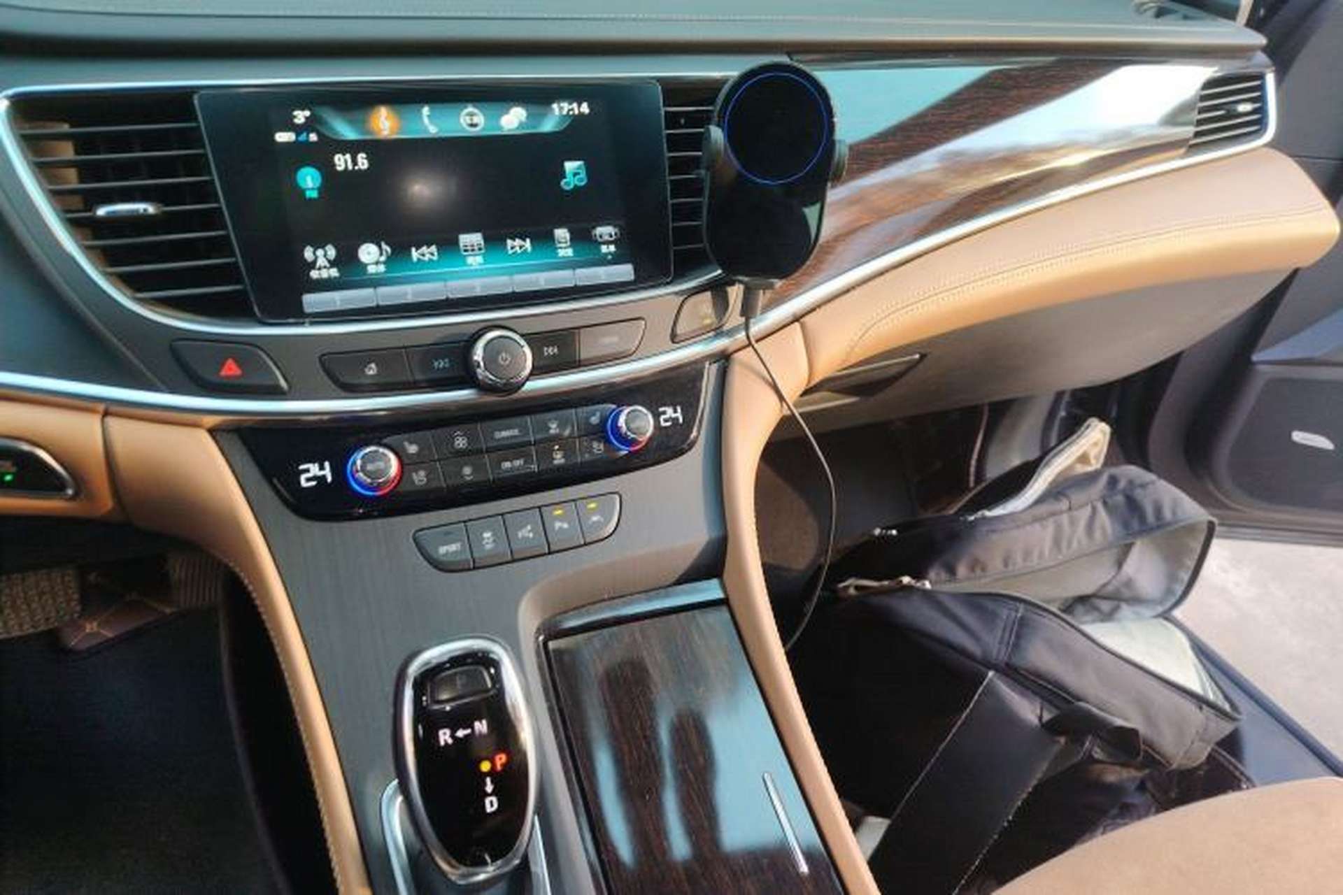 Used Buick LaCrosse 2018 28T Luxury Model Audio And AC Panel