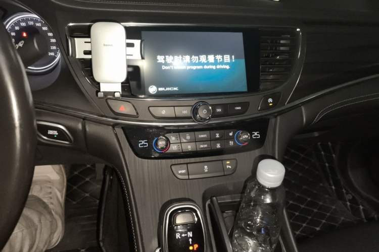 Used Buick LaCrosse 2018 20T Elite Edition Audio And AC Panel