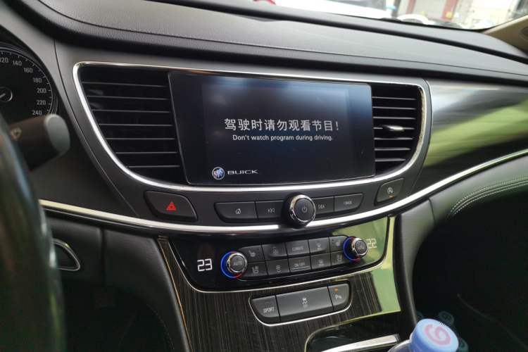 Used Buick LaCrosse 2018 20T Elite Edition Audio And AC Panel