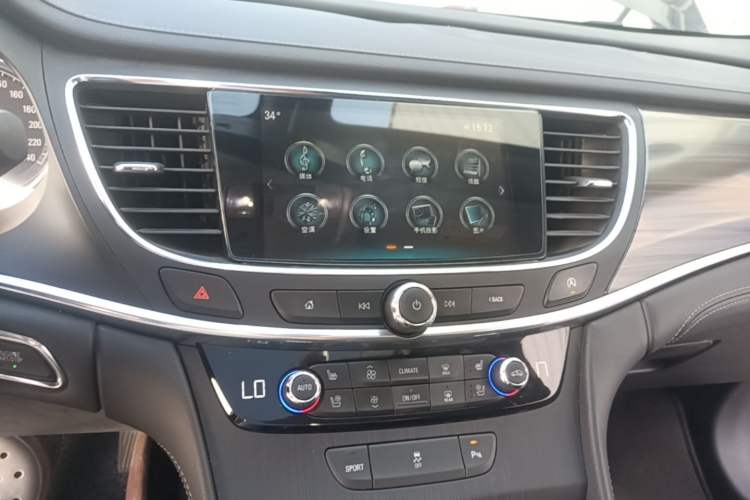 Used Buick LaCrosse 2018 20T Elite Edition Audio And AC Panel