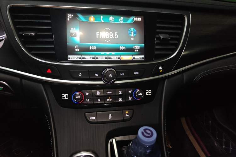Used Buick LaCrosse 2018 20T Elite Edition Audio And AC Panel