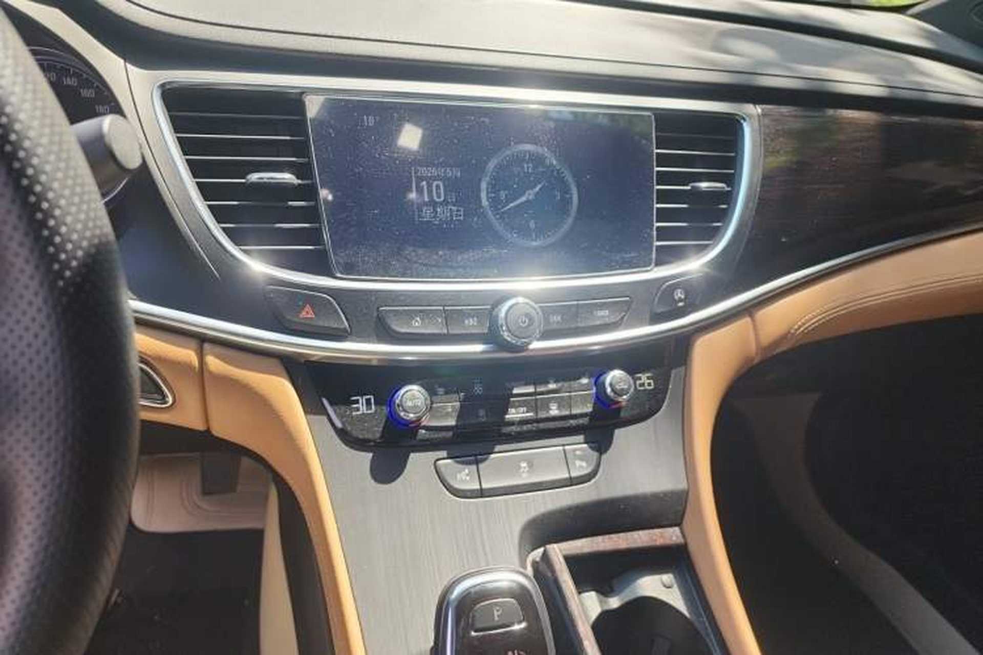 Used Buick LaCrosse 2018 28T Elite Edition Audio And AC Panel