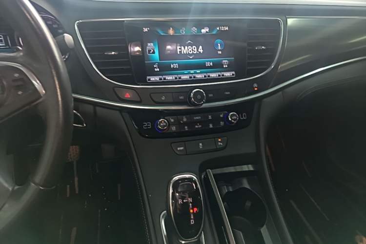 Used Buick LaCrosse 2018 20T Elite Edition Audio And AC Panel
