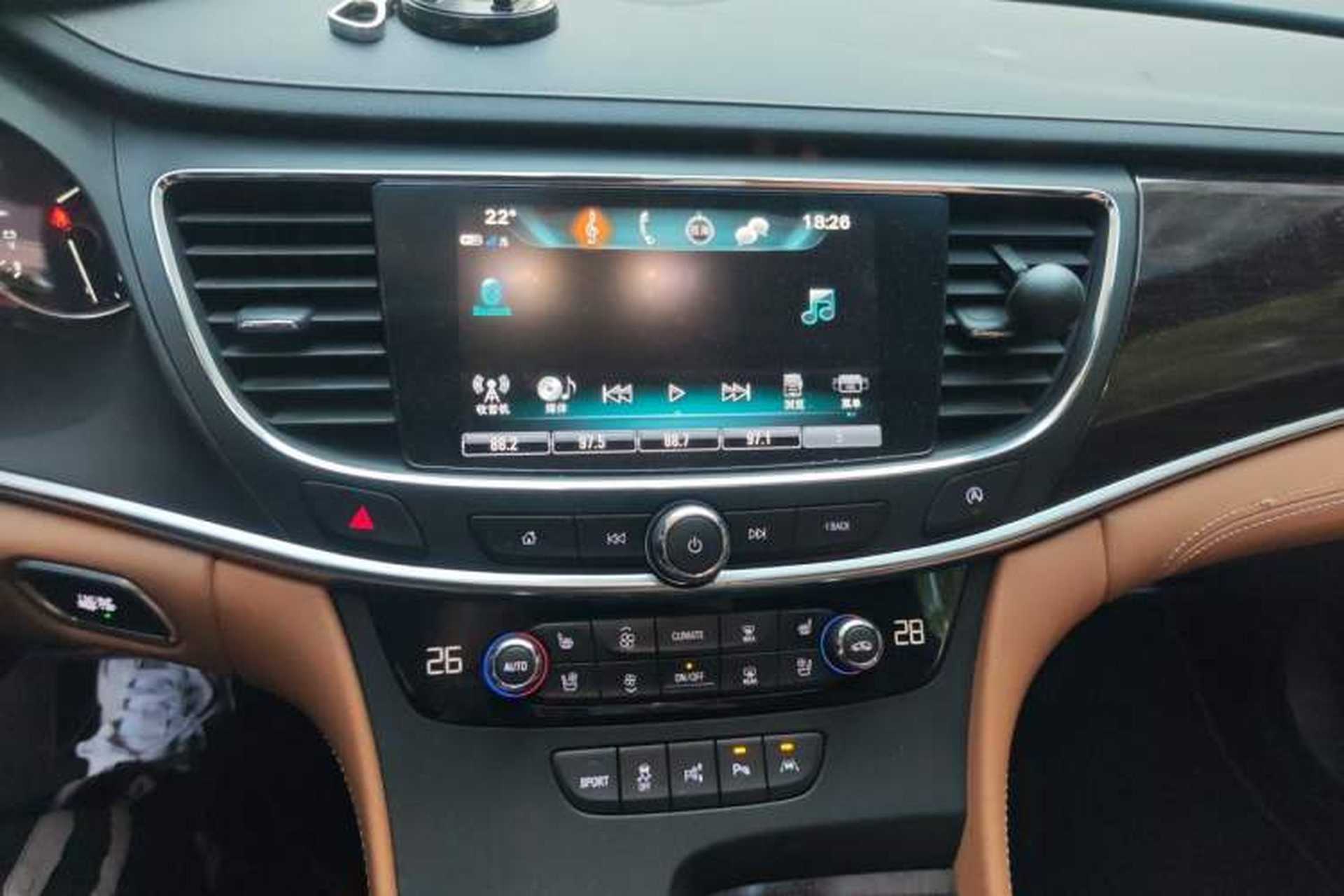 Used Buick LaCrosse 2018 28T Luxury Model Audio And AC Panel